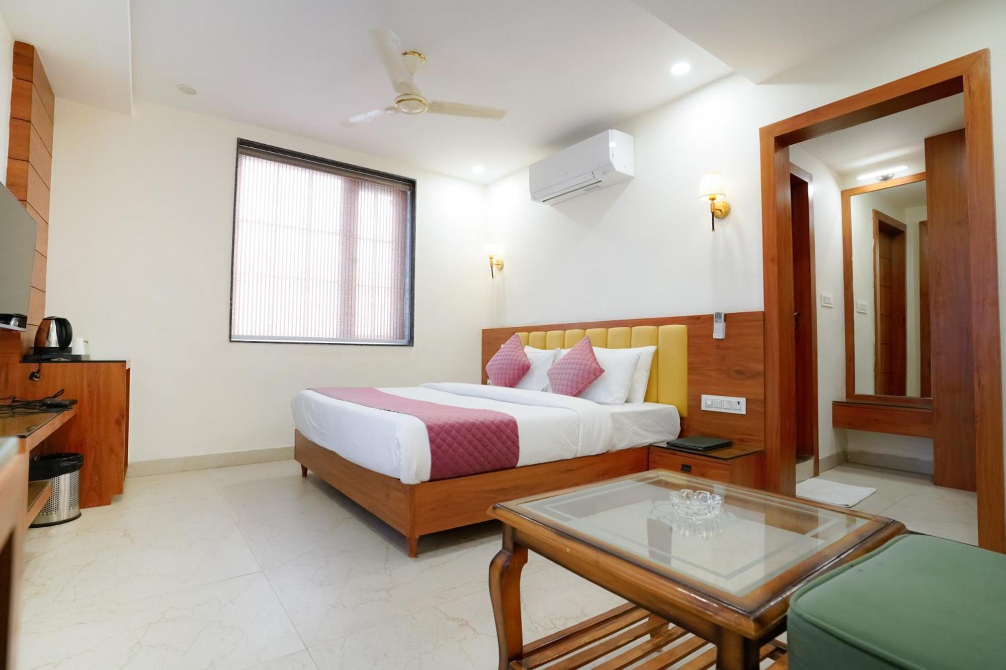Hotel Eleven Heights Bhopal Exterior foto