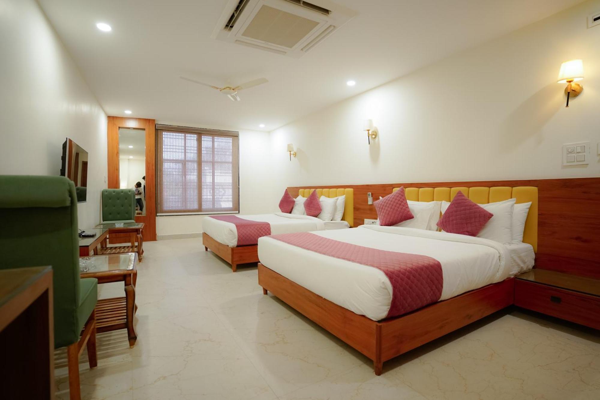 Hotel Eleven Heights Bhopal Exterior foto